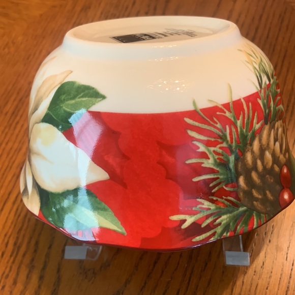 BEAUTIFUL Holiday/Christmas Bowl NWOT - Porcelain China Gorgeously Designed - Picture 7 of 15
